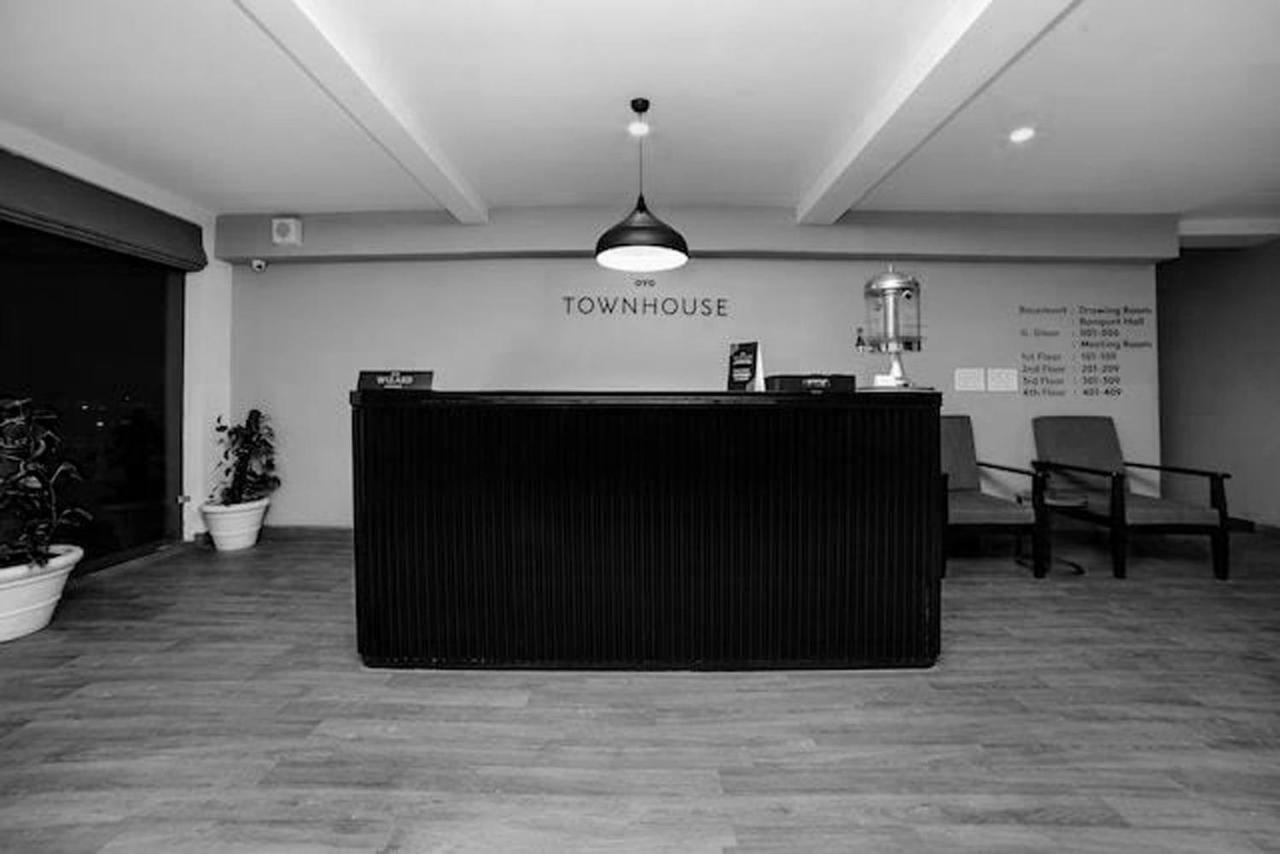 מלון גורגאון Townhouse Sohna Road 2 מראה חיצוני תמונה