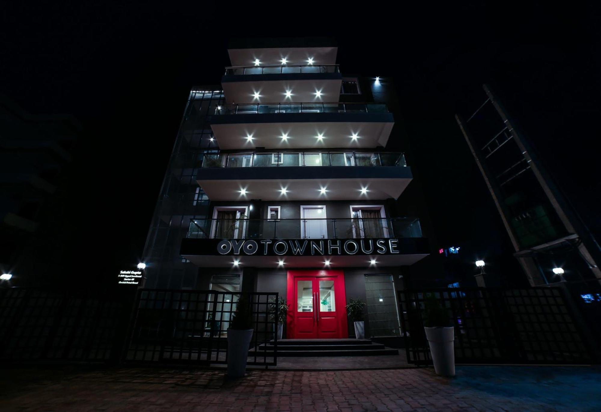 מלון גורגאון Townhouse Sohna Road 2 מראה חיצוני תמונה
